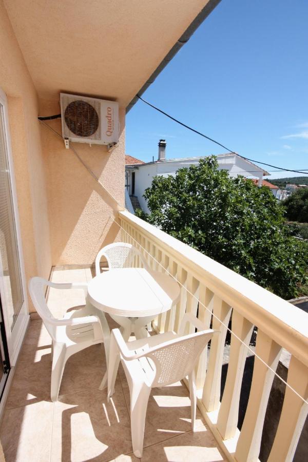 Apartments With A Parking Space Jezera, Murter - 5107 المظهر الخارجي الصورة